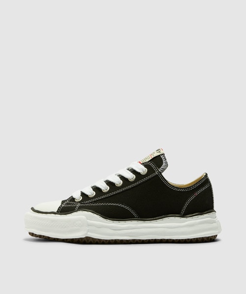 Maison Mihara Yasuhiro Peterson og sole low canvas sneaker | BLACK ...