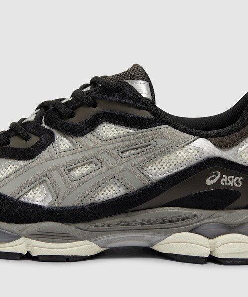 asics rotation 77 chambray sneaker