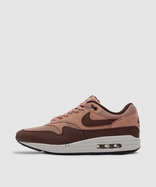 Nike Air Max 1 Sneaker In Hemp/cacao  Wow-dusted Clay-lt Orewood Brn-black