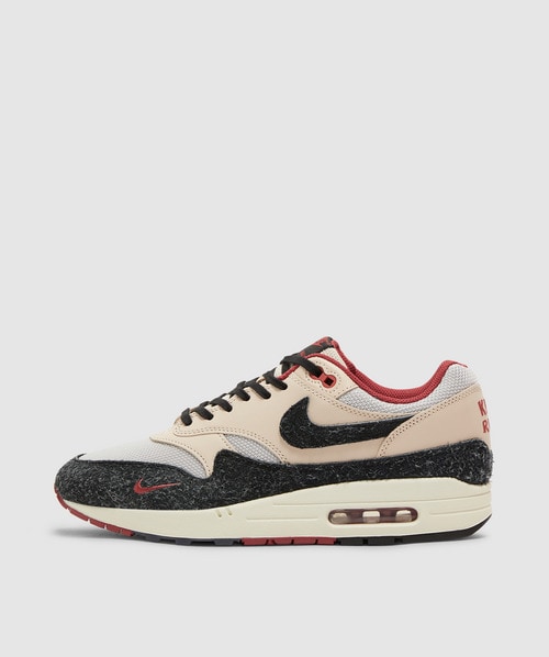 Nike Air Max 1 Trainer In Pearl White/black-vast Grey-cedar