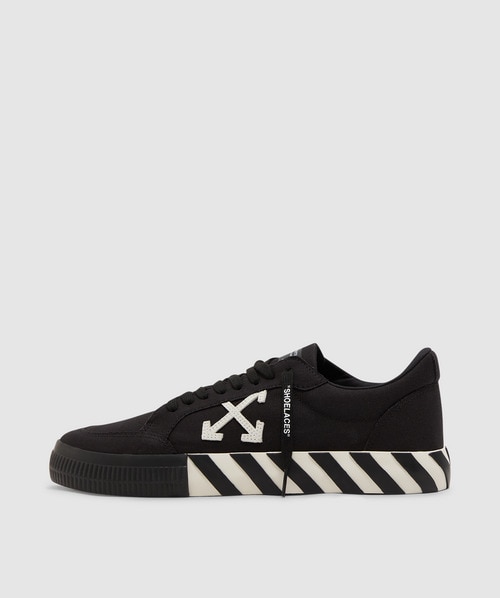 Off White C/o Virgil Abloh Low Vulc Canvas Trainer In Black/white