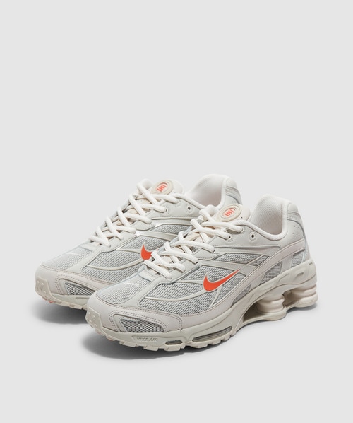 Nike Shox R4 sneaker | WHITE/WHITE-MTLC SILVER-MAX ORANGE