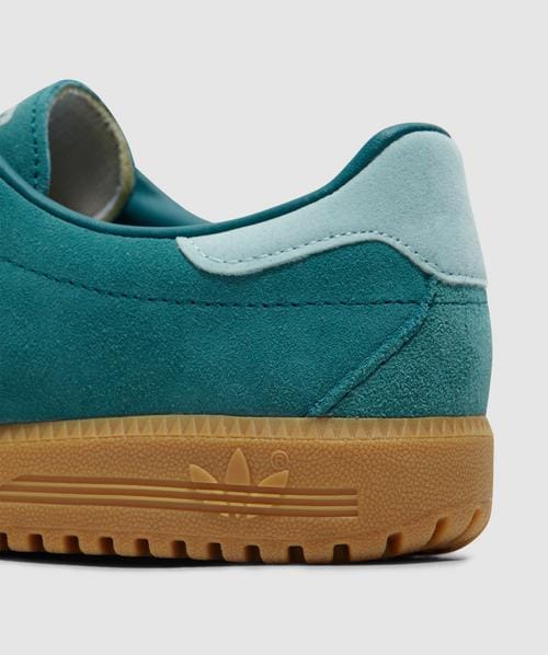★送料・関税込★adidas★BERMUDA★22.5-28.5cm★ ☆韓国の人気☆【Adidas】☆BERMUDA☆22.5-28.5cm☆ 靴・ブーツ