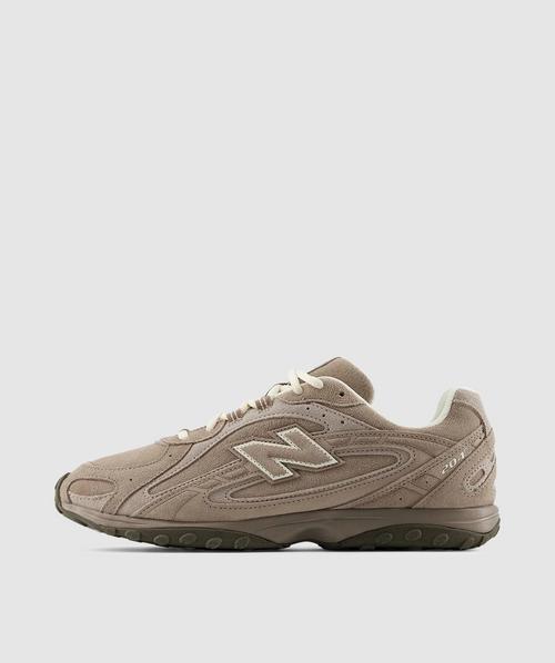 204L sneaker