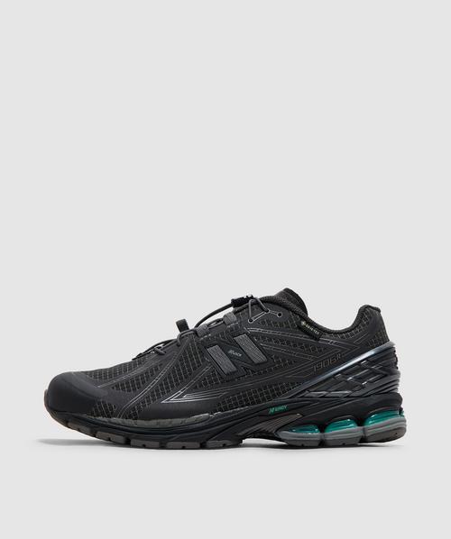 新品未使用　New Balance 2002R GORE-TEX 