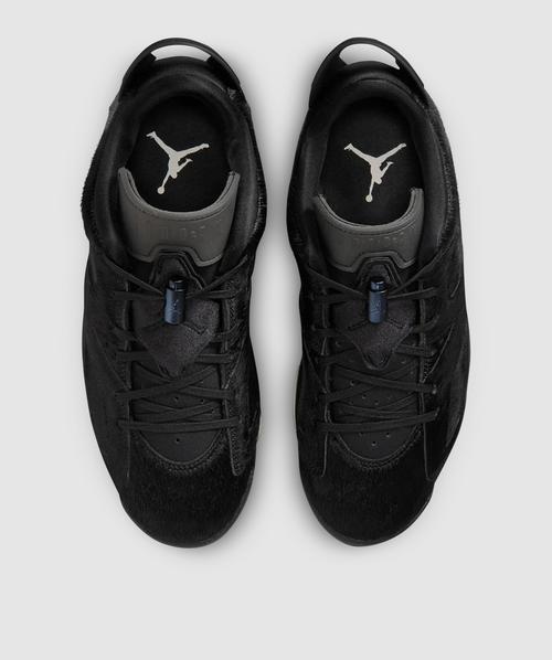 all black jordan sixes