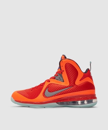 Lebron IX sneaker