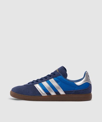 Universal sneaker